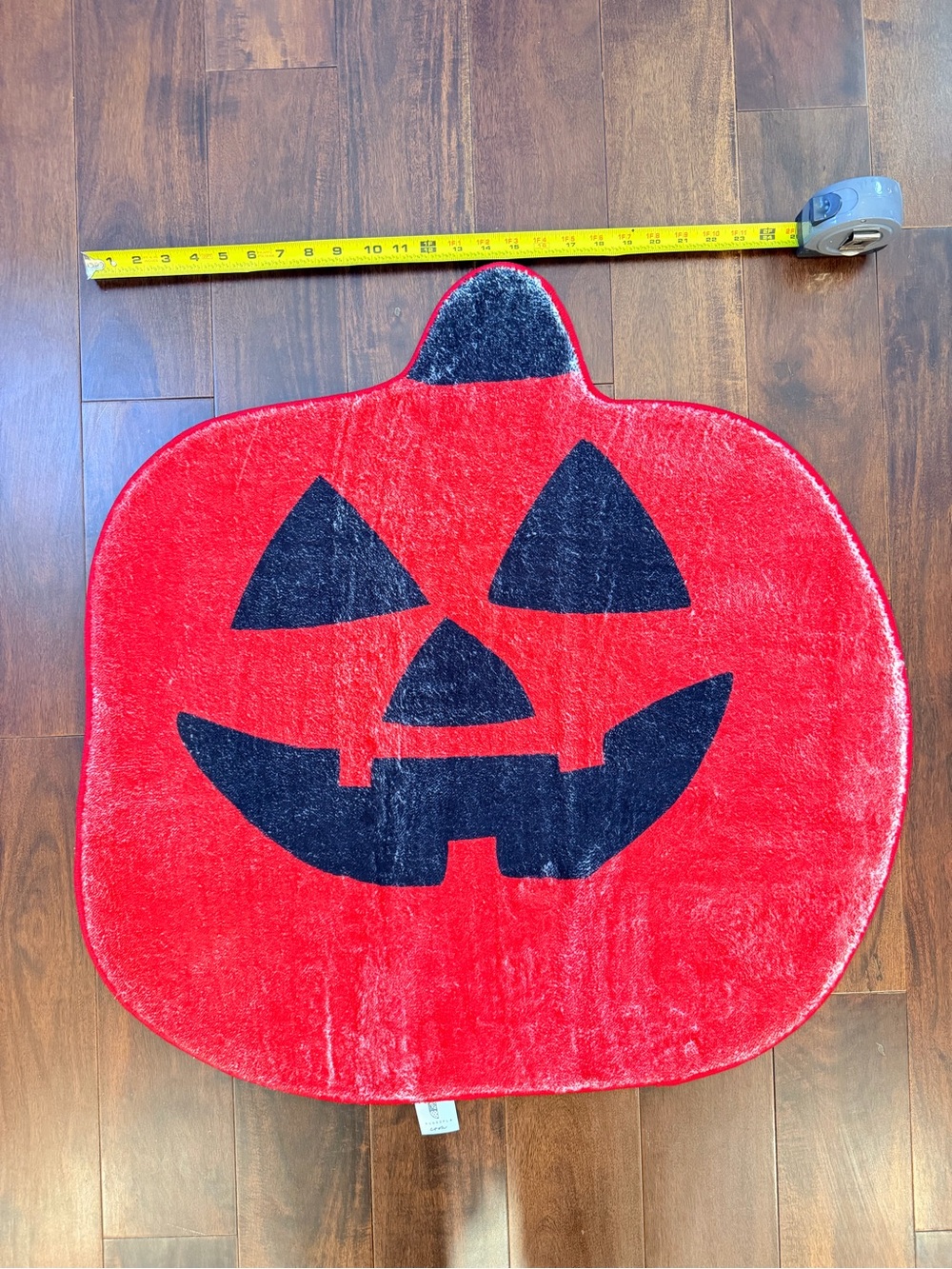 Red Pumpkin Jack-O'-Lantern Rug - Picture 4 of 4